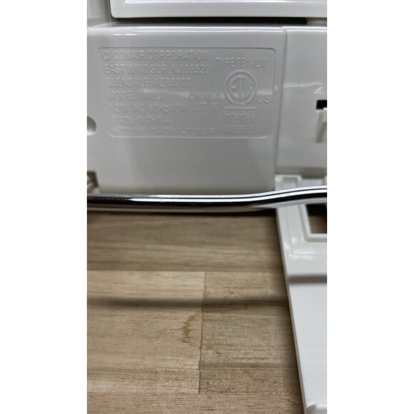 CONAIR Lighted Vanity With 1x & 10x Magnifying Mirrors & 4 Light Settings - Picture 7 of 10